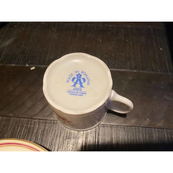 Vintage Porcelain Gold Rimmed Demitasse Tea Cup and Saucer/ARPO Made in Romania - Picture 5 of 6